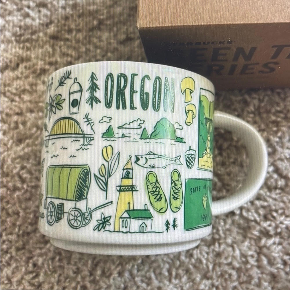 Green and White Oregon Souvenir Mug for Dining